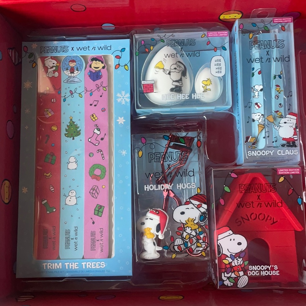 Wet n wild x snoopy set!